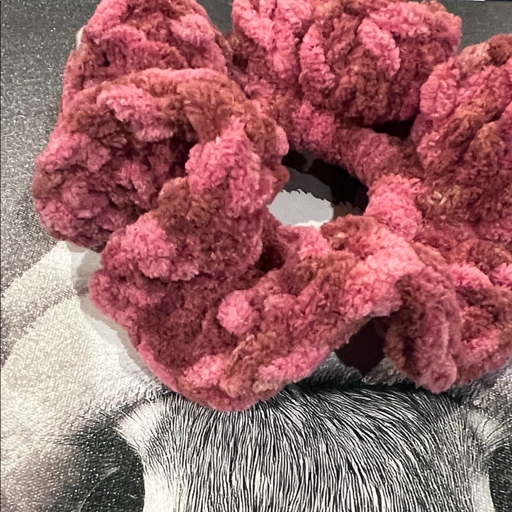Set of 2 Raspberry Scrunchie - Picture 3 of 3